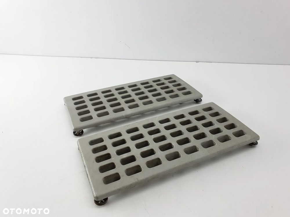 KRATKA WENTYLACYJNA  IVECO EUROCARGO - 11