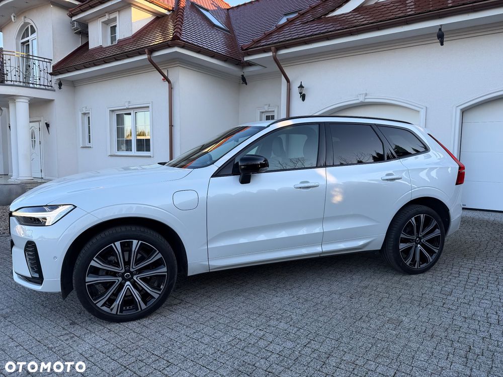 Volvo XC 60 T6 Plug-In Hybrid AWD Ultra Dark - 1