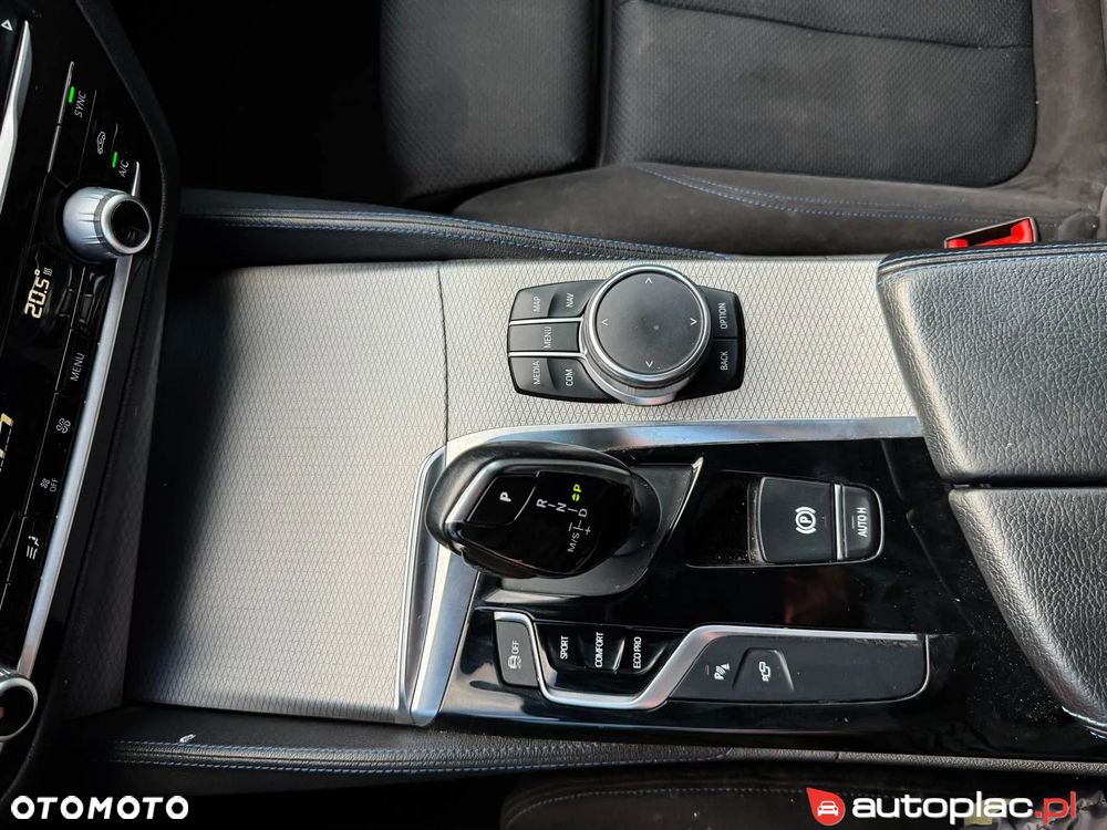 BMW Seria 5 520d M Sport sport - 32