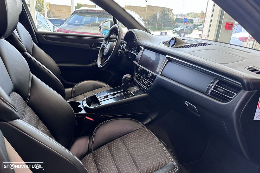 Porsche Macan T - 23