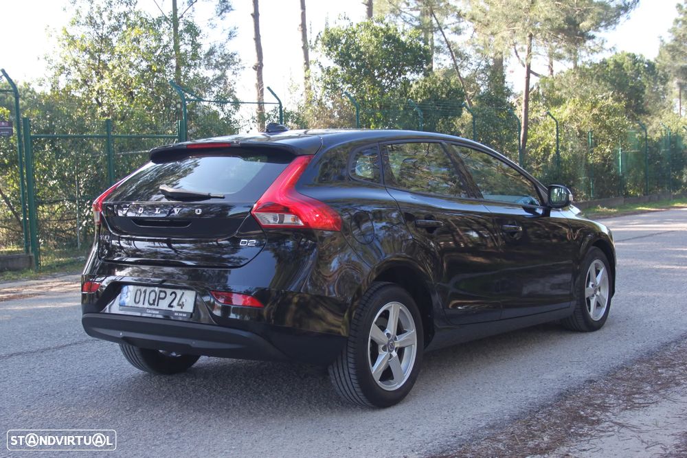 Volvo V40 2.0 D2 Momentum Eco - 2