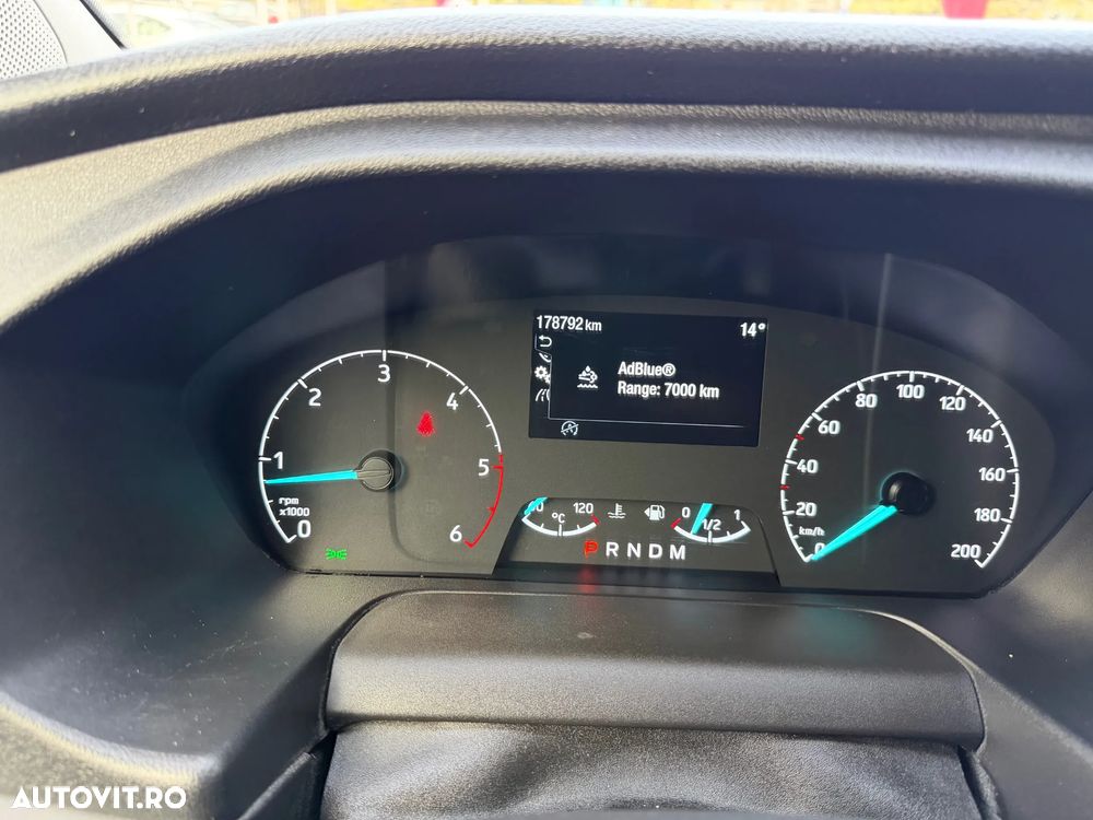 Ford TRANSIT CUSTOM - 12