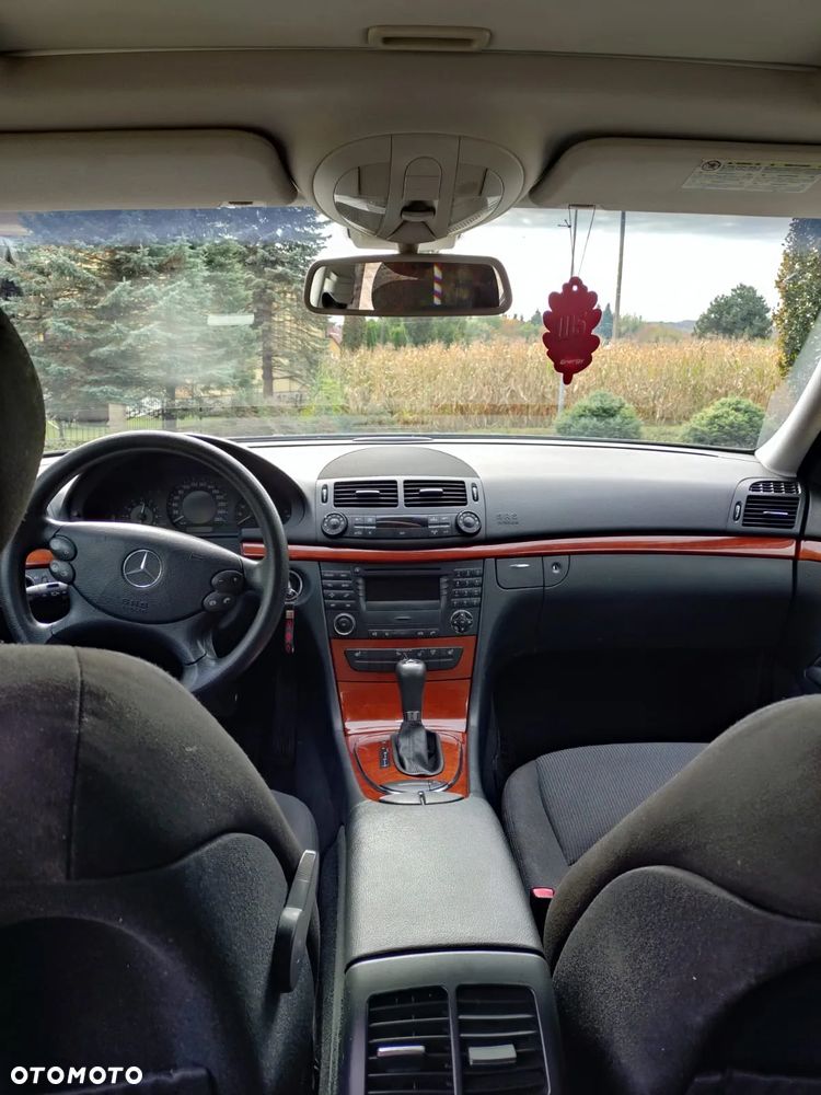 Mercedes-Benz Klasa E 200 T Kompressor Automatik Classic - 6