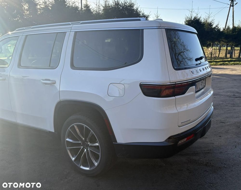 Jeep Wagoneer - 7