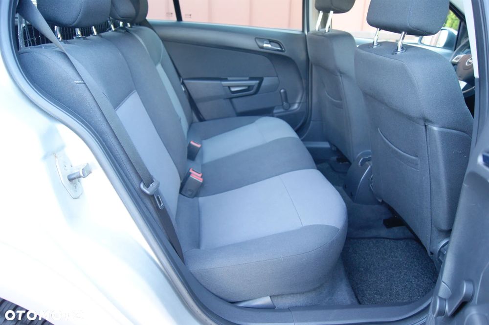 Opel Astra 1.9 CDTI Elegance - 27