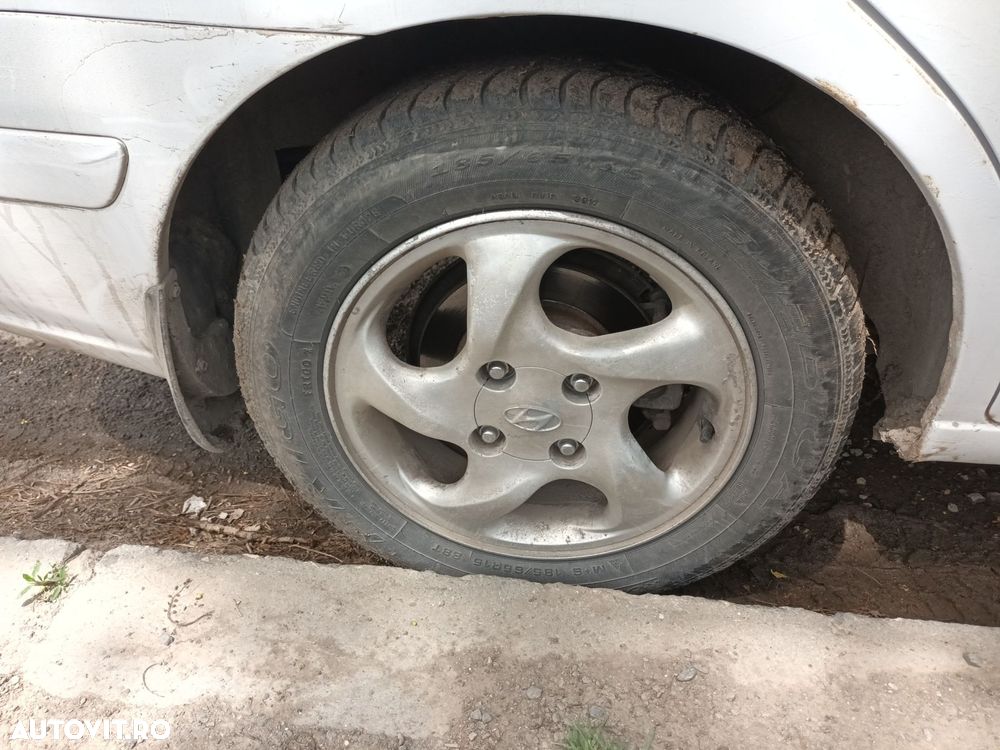 Dezmembrari  Hyundai ELANTRA (XD)  2000  > 2006 2.0 CRDi Motorina - 3