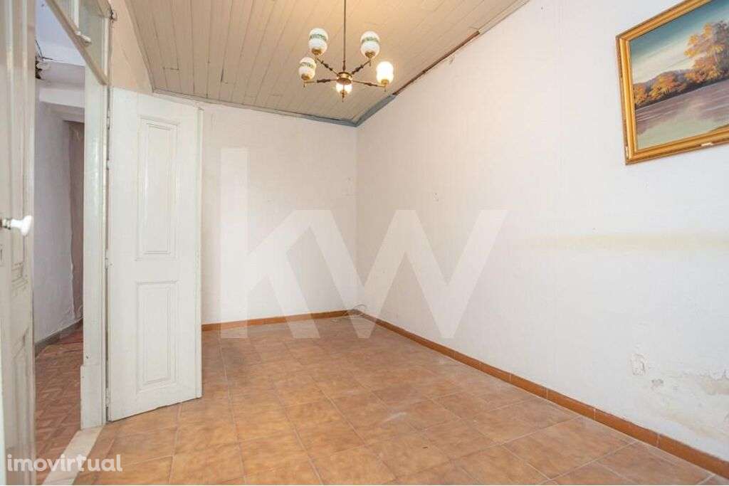 Moradia T4 com Terreno | Cernache| Habitação| Investimento - Grande imagem: 2/40