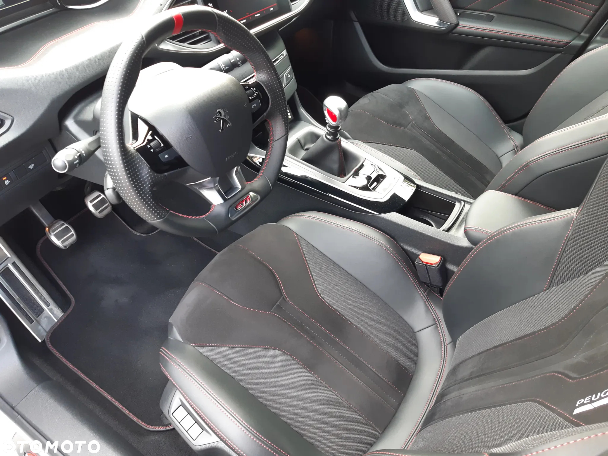 Peugeot 308 1.6 e-THP GTi by Sport S&S - 8