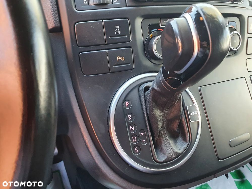 Volkswagen Multivan - 20