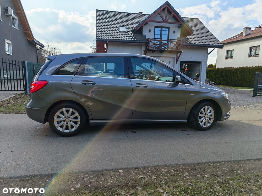 Mercedes-Benz Klasa B 180 BlueEFFICIENCY Edition Style - 8