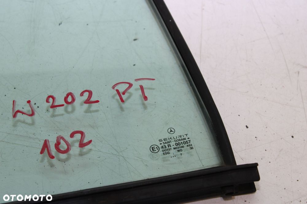 MERCEDES W202 SZYBA DRZWI TRÓJKĄT PRAWY TYŁ - 3