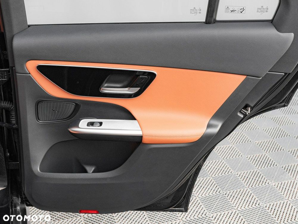 Mercedes-Benz GLC - 25