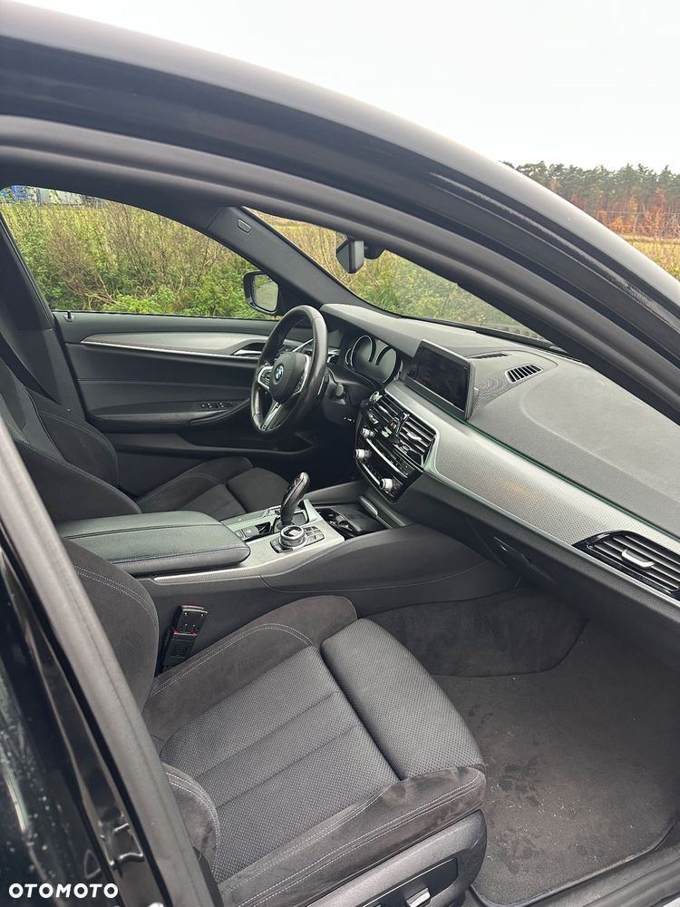 BMW Seria 5 520d M Sport sport - 9
