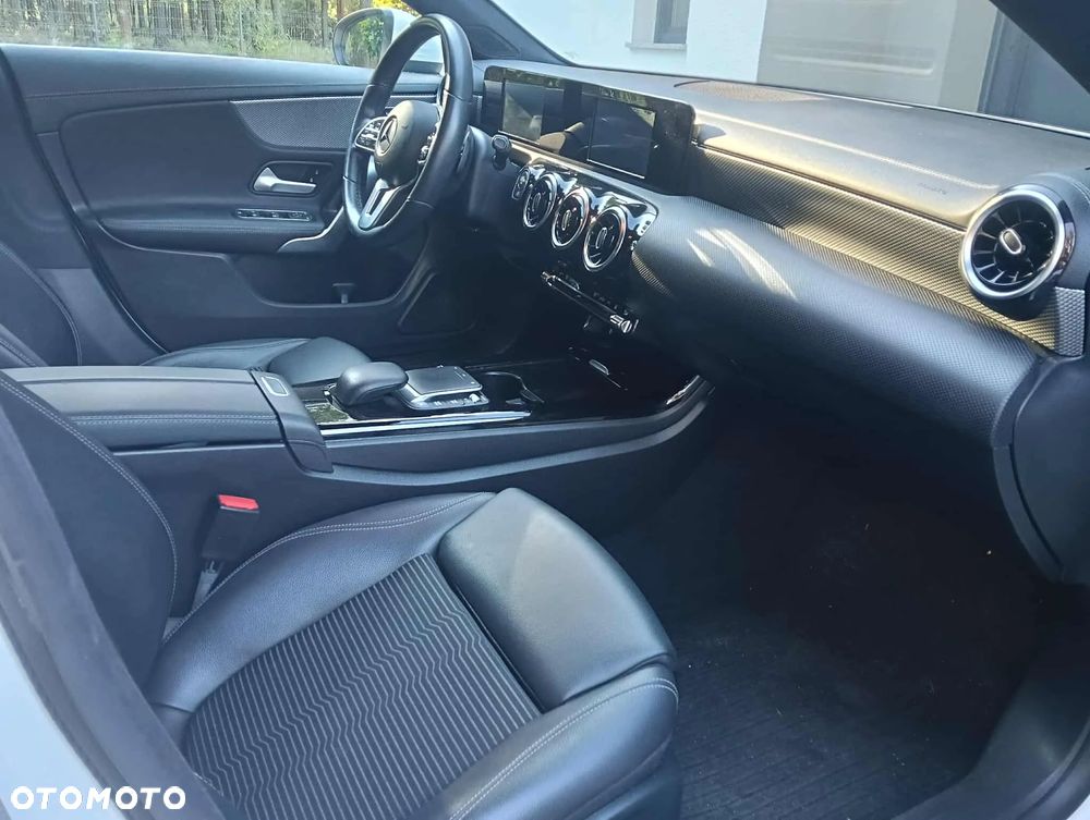 Mercedes-Benz CLA 200 d Shooting Brake 8G-DCT - 15