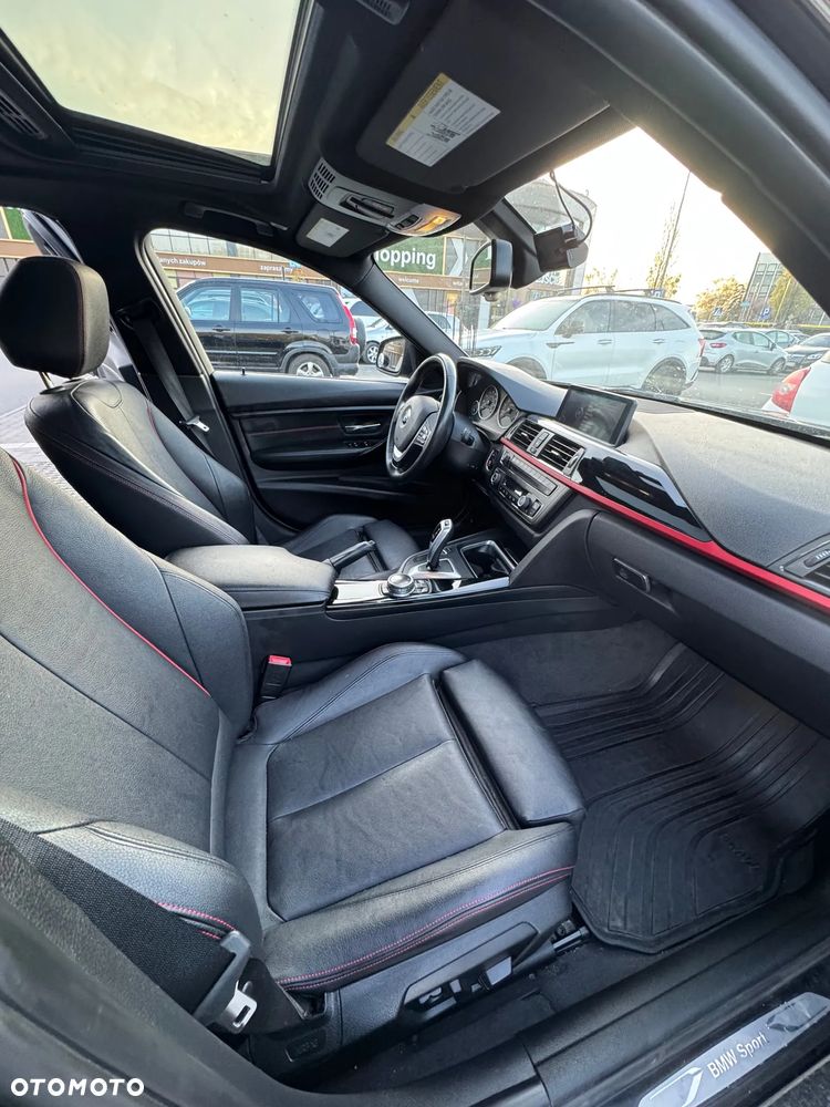 BMW Seria 3 328i xDrive Sport Line - 12