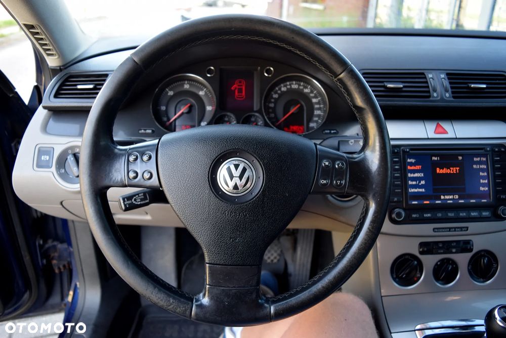 Volkswagen Passat 2.0 TDI Comfortline - 16