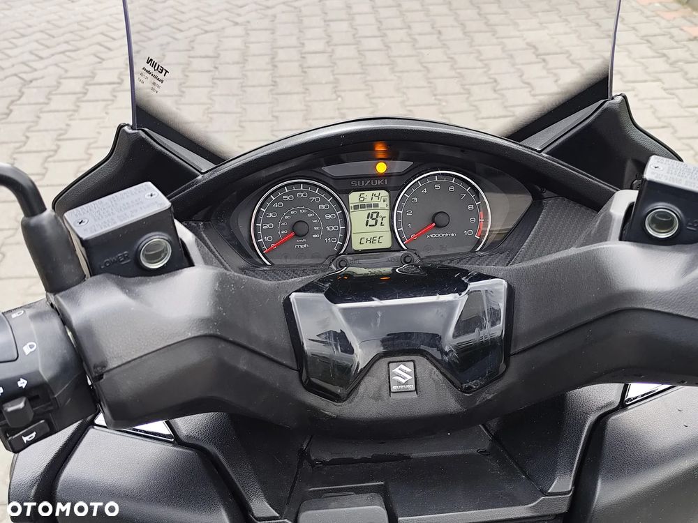 Suzuki Burgman - 15