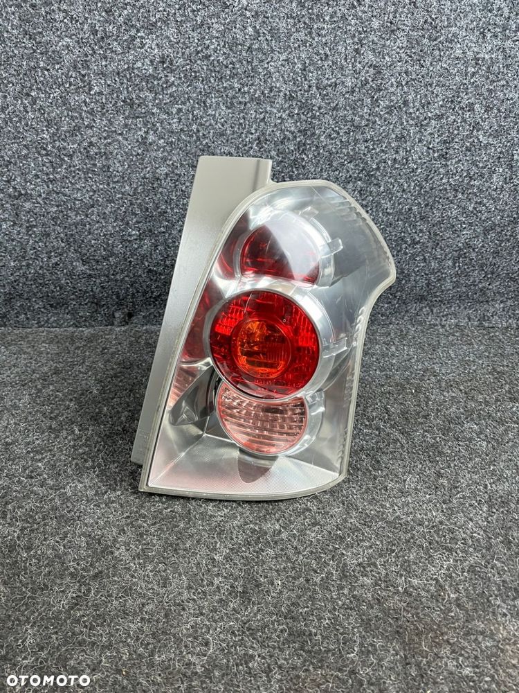 toyota corolla verso II lampa prawy tył tylna