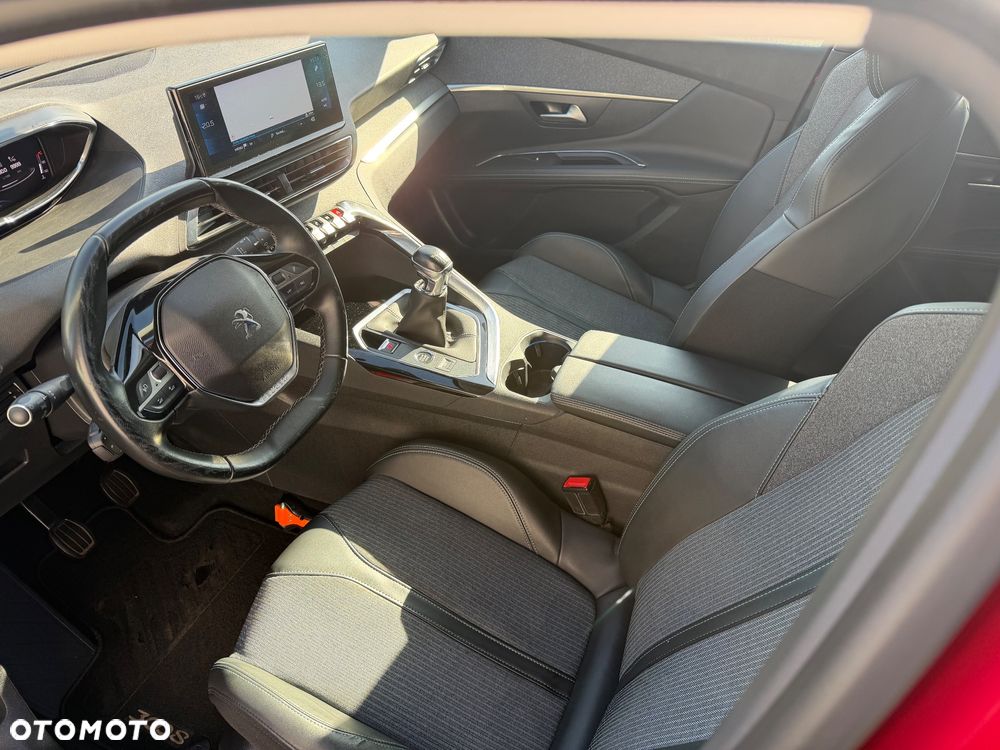 Peugeot 3008 1.2 PureTech Allure Pack S&S - 27