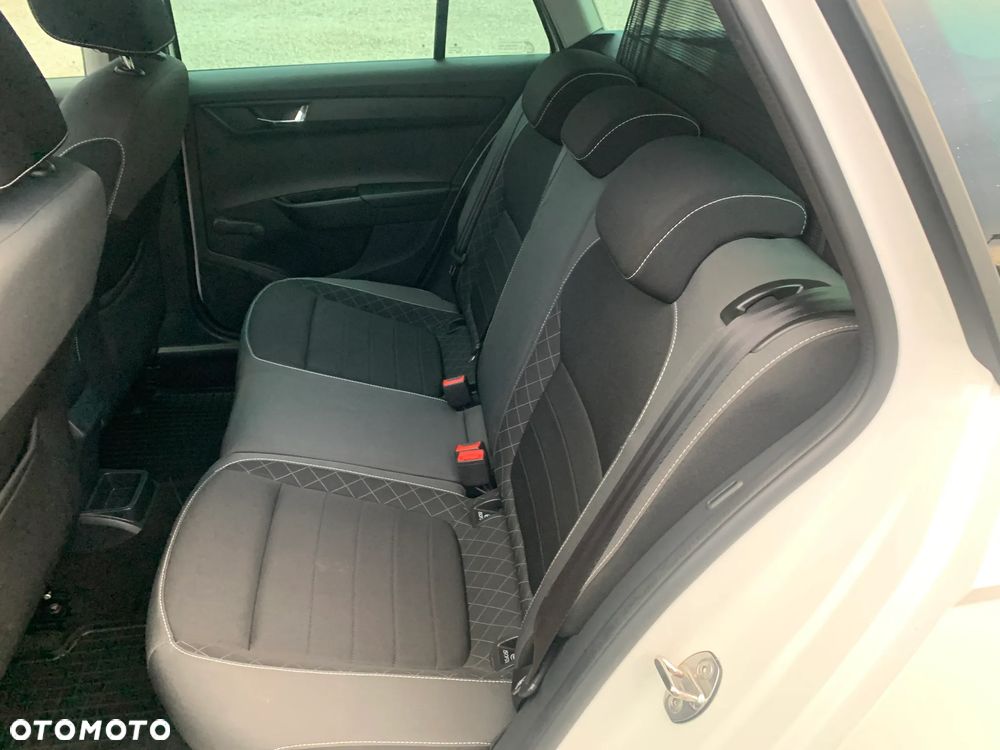 Skoda Fabia 1.0 TSI Ambition - 12