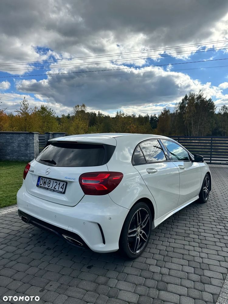 Mercedes-Benz Klasa A 220 4-Matic AMG Line - 4
