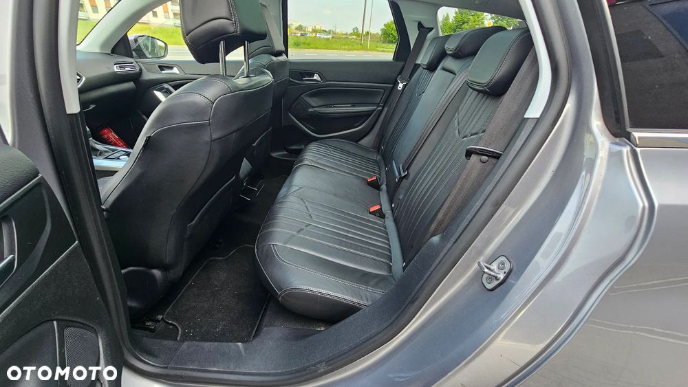 Peugeot 308 1.5 BlueHDi Allure Pack S&S EAT8 - 19