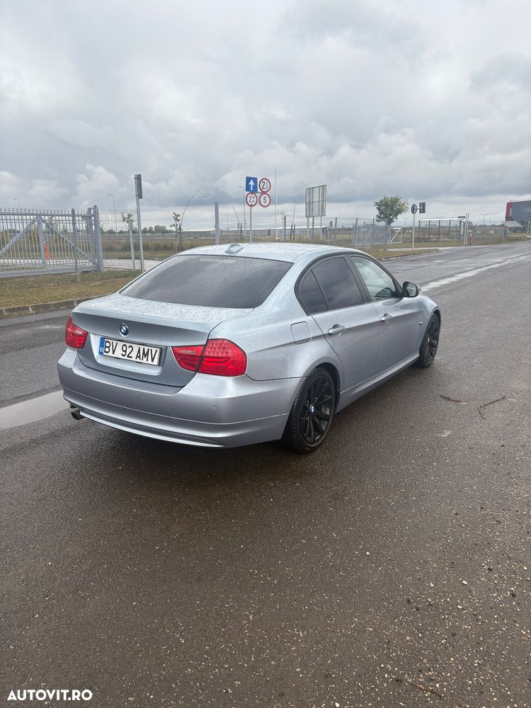 BMW Seria 3 318i - 4
