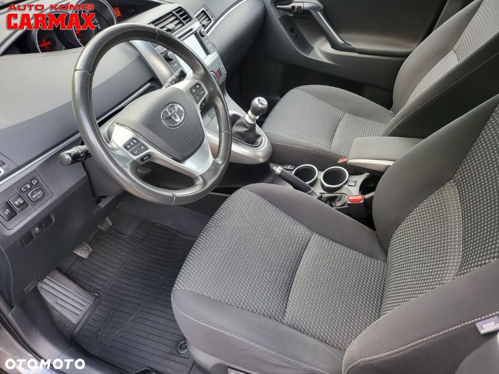 Toyota Verso - 25