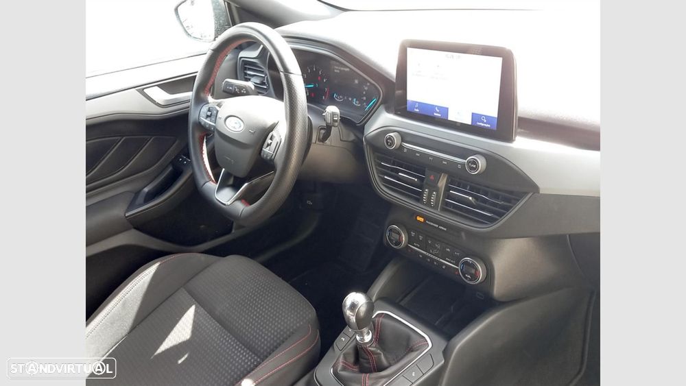 Ford Focus SW 1.0 EcoBoost MHEV ST-Line - 38
