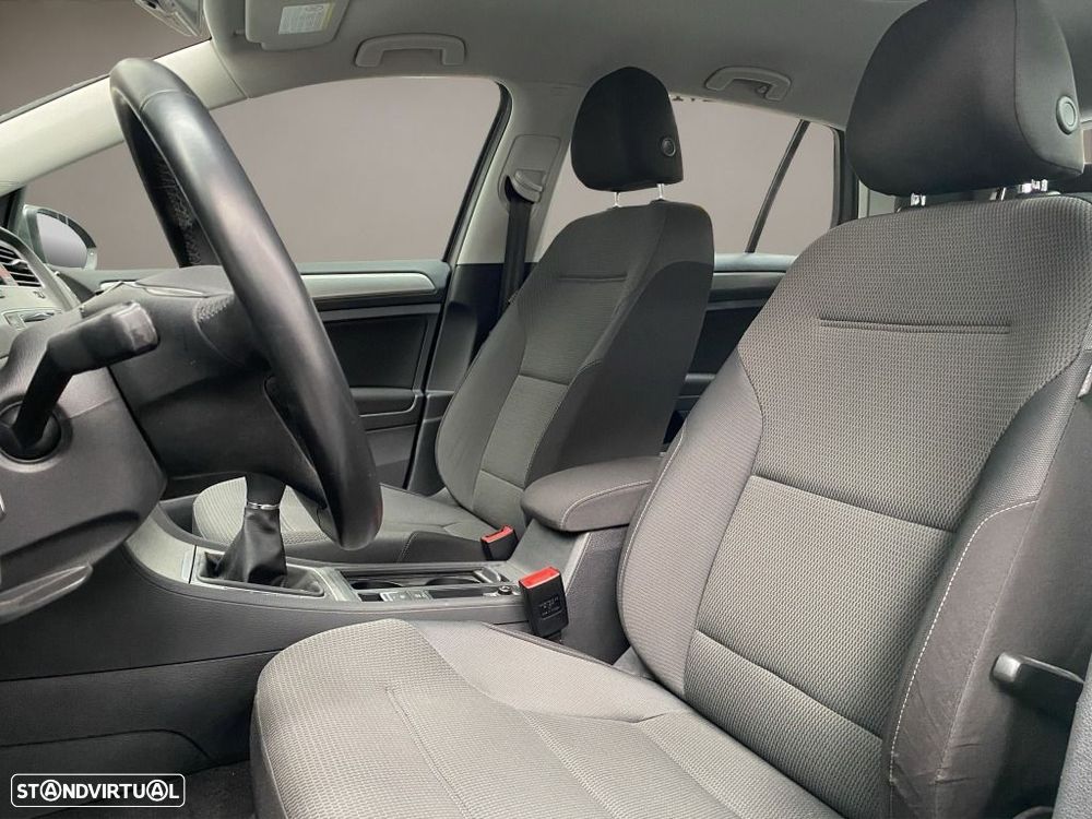 VW Golf 1.6 TDi BlueMotion Confortline - 9