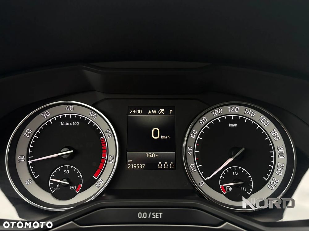 Skoda Superb 2.0 TSI DSG Style - 27