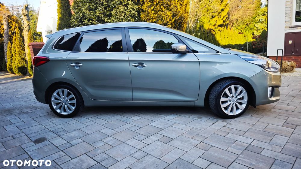 Kia Carens 1.7 CRDi Business Line 7os 7DCT - 8