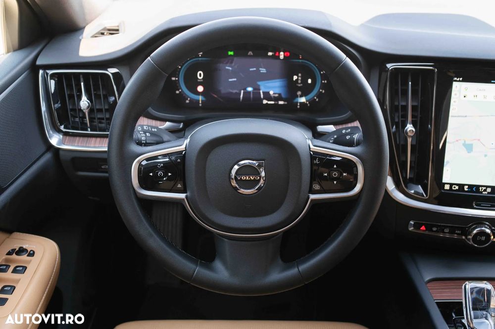 Volvo S60 B4 MHEV AT Plus Dark - 15