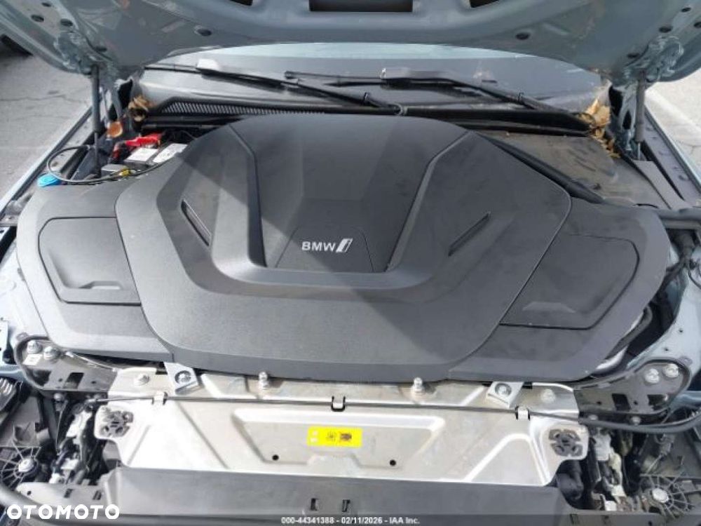 BMW i4 - 10