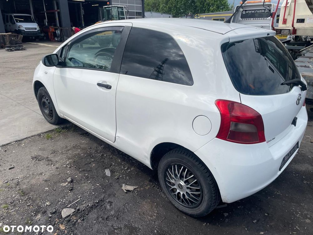 TOYOTA YARIS NA CZĘŚCI ! Kolor: 068 - 2