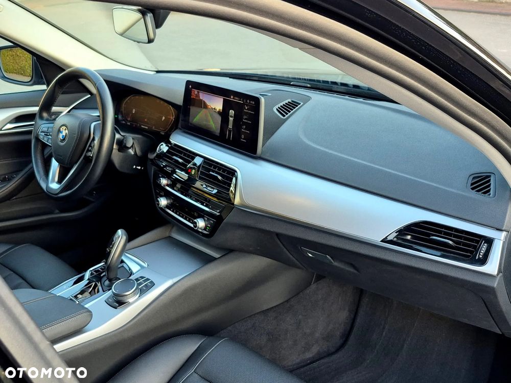 BMW Seria 5 518d Modern Line - 17