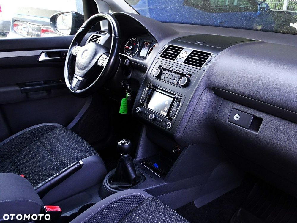 Volkswagen Touran - 16