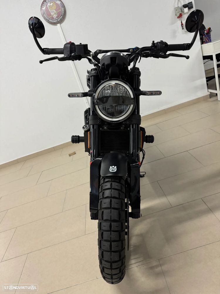 Husqvarna Svartpilen 401 - 2