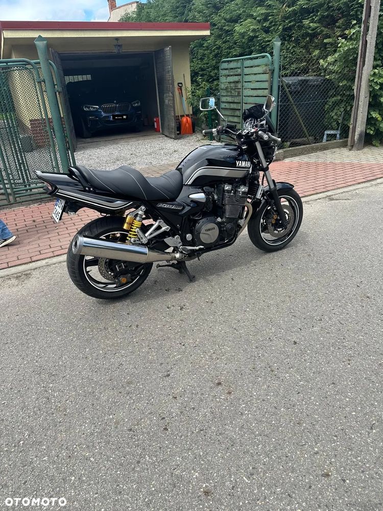 Yamaha XJR - 7