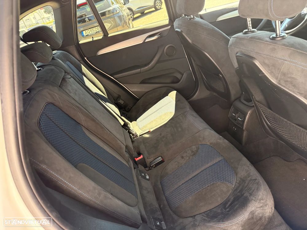 BMW X1 16 d sDrive Auto Pack M — fotografia 25