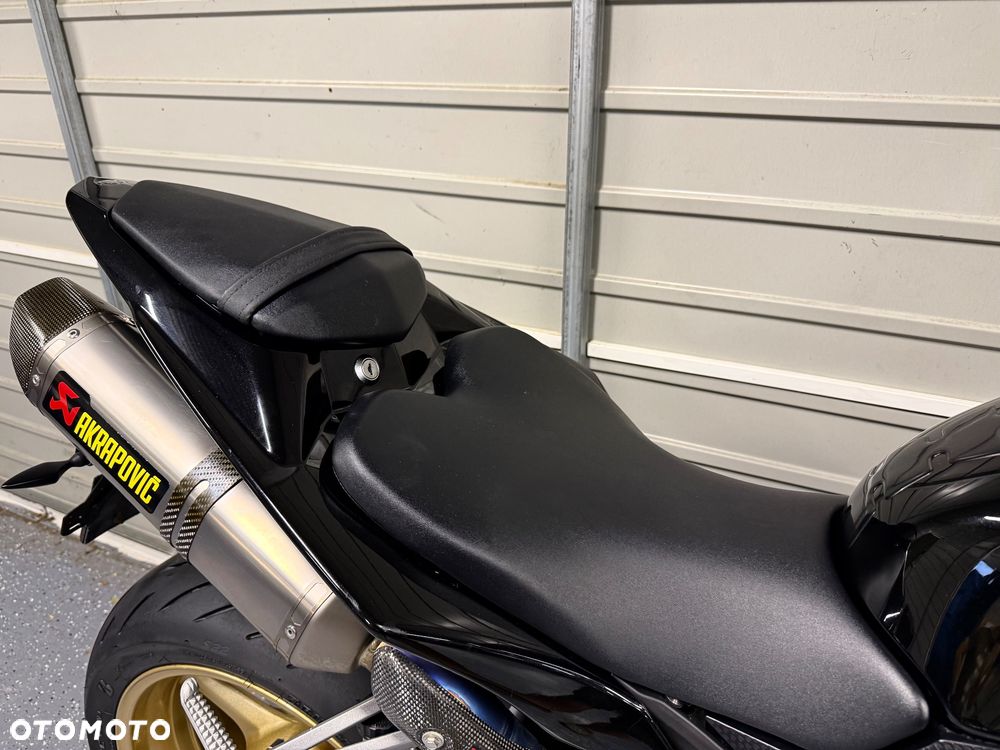 Yamaha R1 - 19
