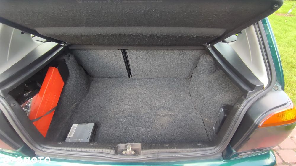 Volkswagen Golf 1.8 GL - 13