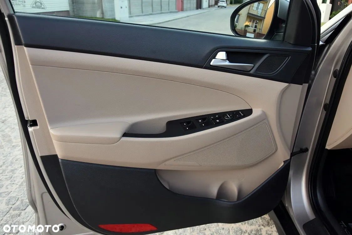 Hyundai Tucson 1.6 GDI BlueDrive Style 2WD - 17