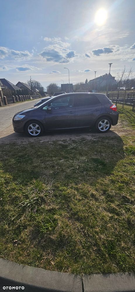 Toyota Auris 1.6 Luna - 3