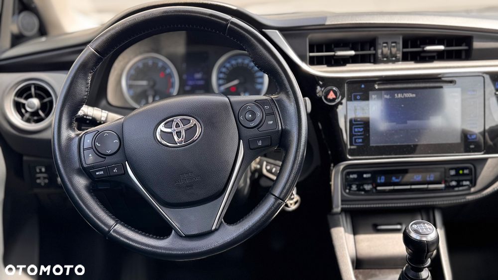 Toyota Corolla 1.6 Premium - 12