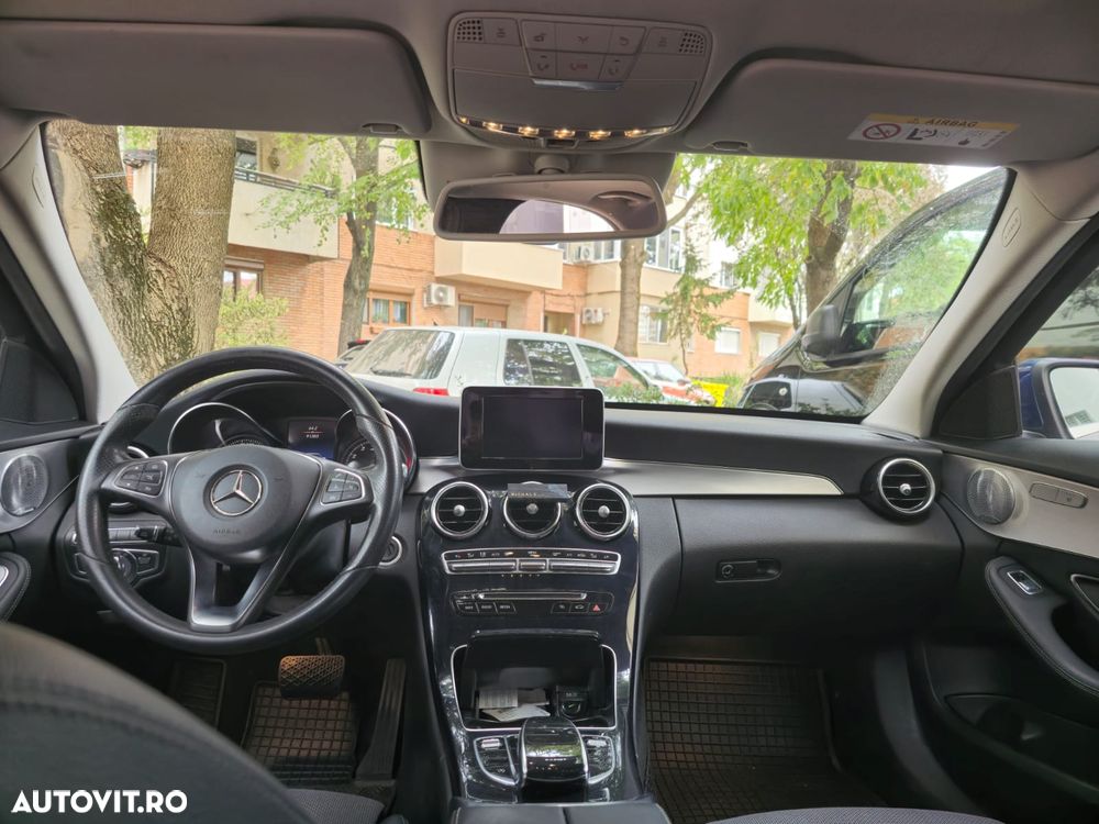 Mercedes-Benz C - 12