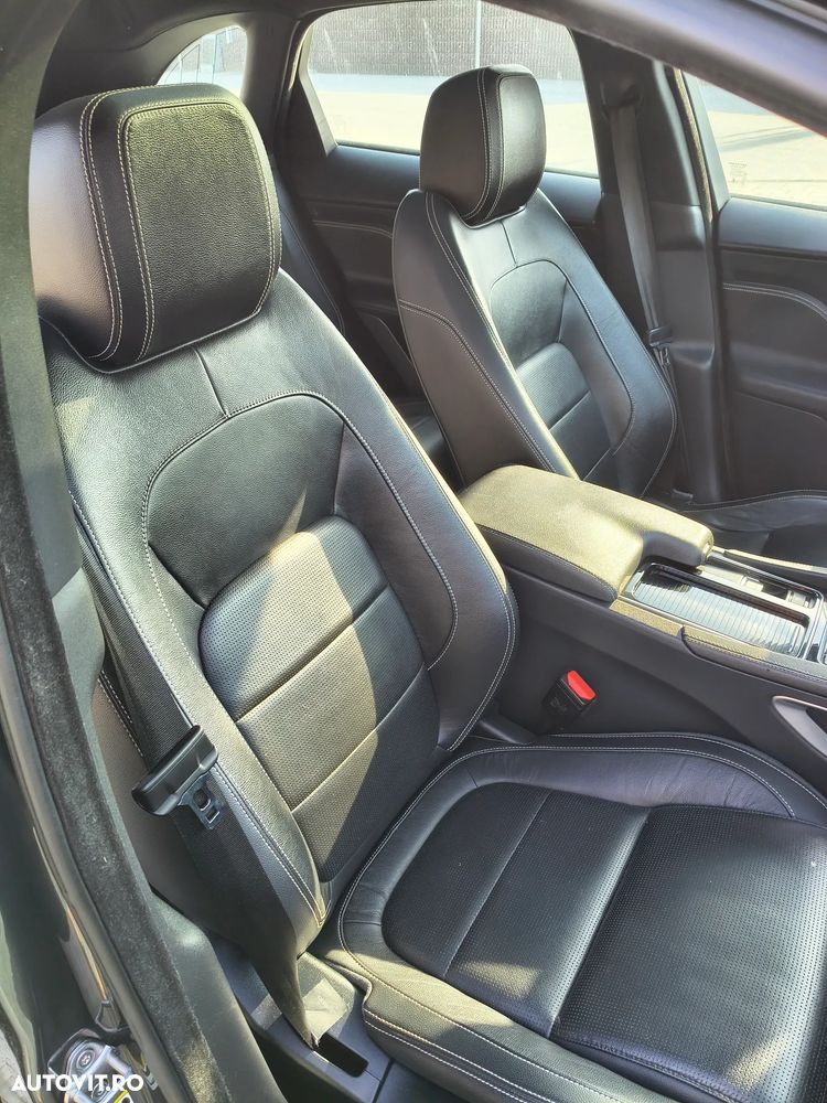 Jaguar F-Pace 20d AWD Aut. R-Sport - 15