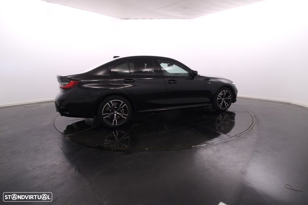 BMW 330 e Pack Desportivo M Auto - 9