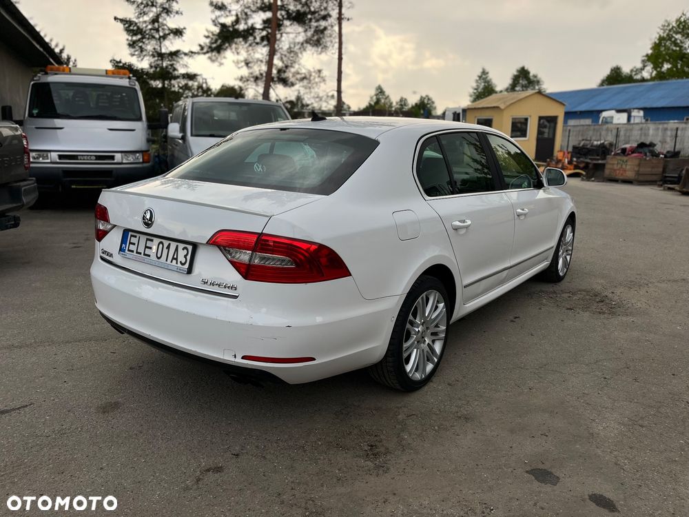 Skoda Superb 2.0 TSI Active DSG - 5