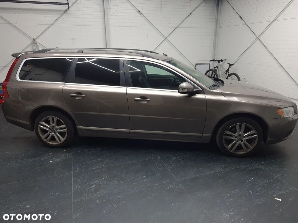 Volvo V70 2.4D Summum - 38
